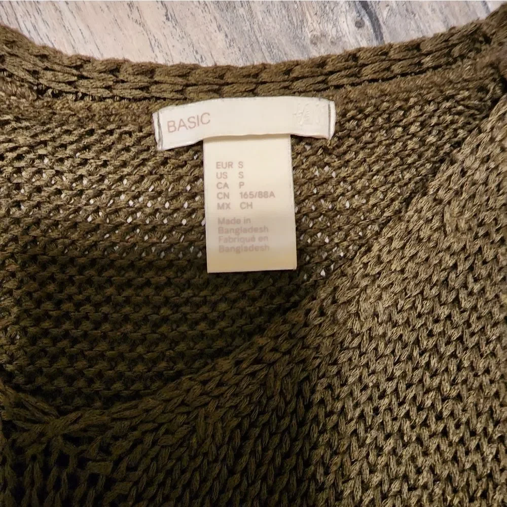 H&M • Knit Sweater - Picture 3 of 3